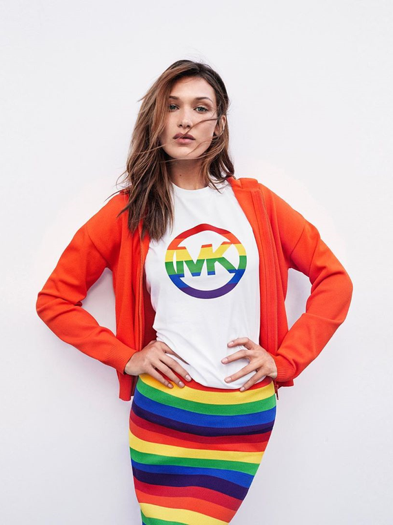 Salt: главное здесь, остальное по вкусу - Белла Хадид представила футболку Michael Kors, созданную в поддержку ЛГБТ-сообщества