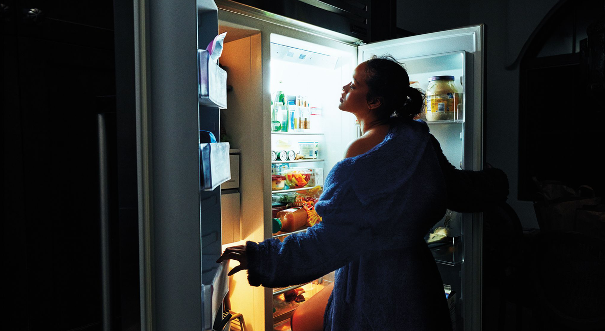 Salt: главное здесь, остальное по вкусу - Холодильник и домашние дела: Рианна снялась в фотосессии, посвященной самоизоляции