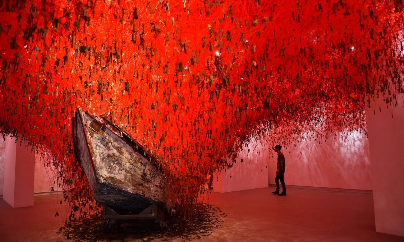 Salt: главное здесь, остальное по вкусу - Инсталляция «Ключ в руке» японской художницы Тихару Сиоты на 56 Венецианской биеннале