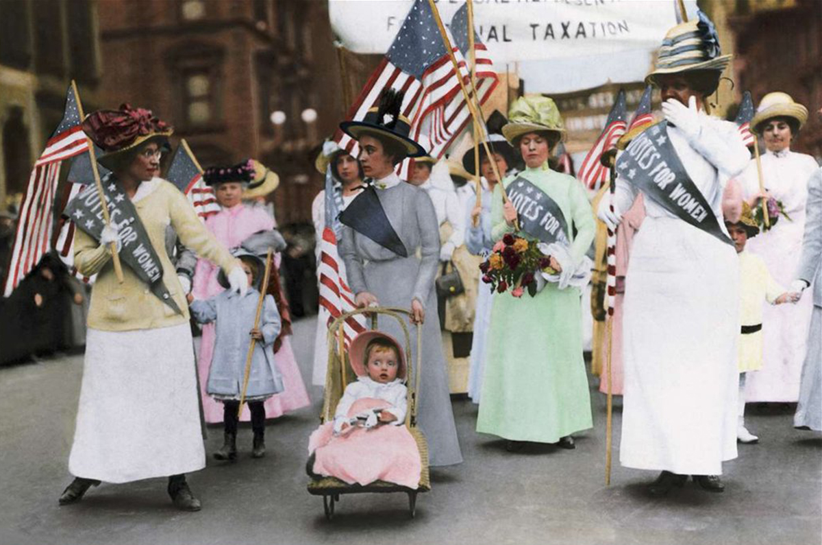Salt: главное здесь, остальное по вкусу - Оцветнённое фото марша суфражисток в Нью-Йорке 6 мая 1912 / Wikimedia