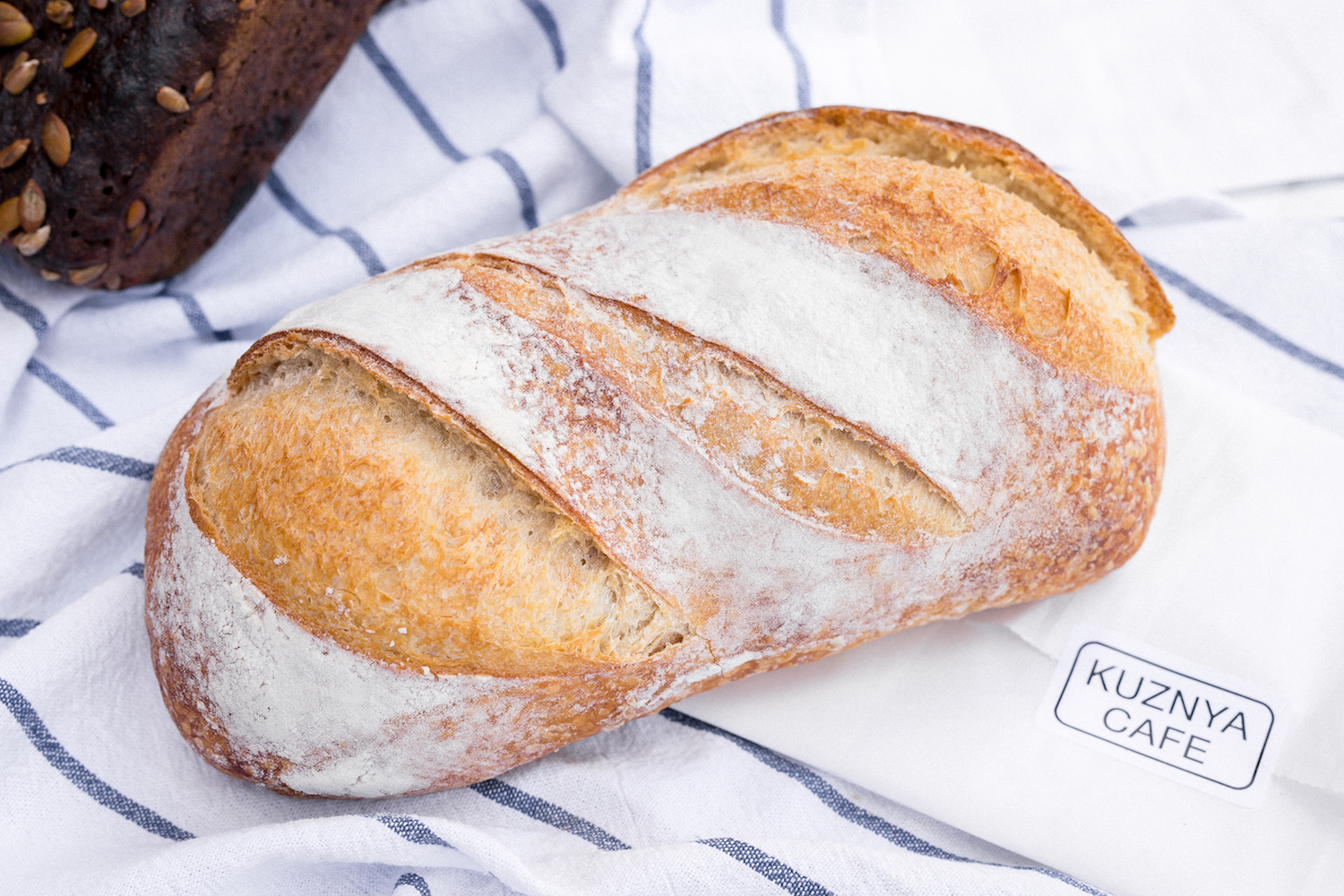 Salt: главное здесь, остальное по вкусу - Пшеничный хлеб Kuznya Cafe