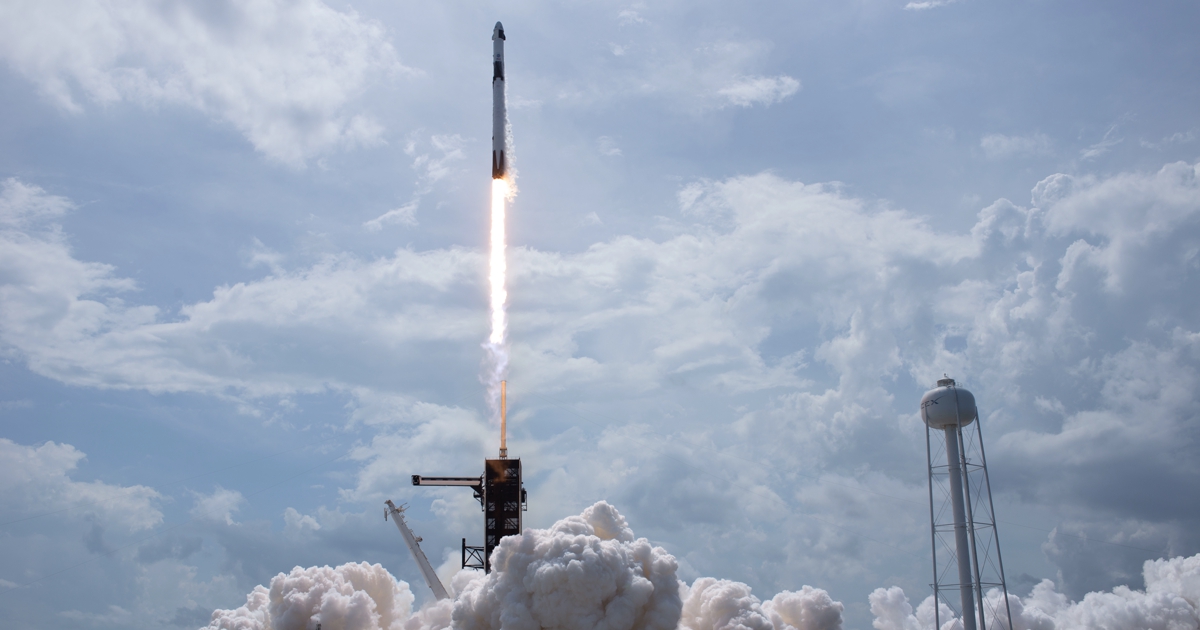 Salt: главное здесь, остальное по вкусу - SpaceX впервые запустила к МКС корабль с астронавтами на борту