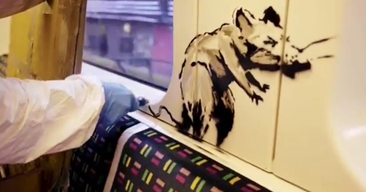 Salt: главное здесь, остальное по вкусу - Бэнкси в костюме дезинфектора нарисовал граффити в лондонском метро